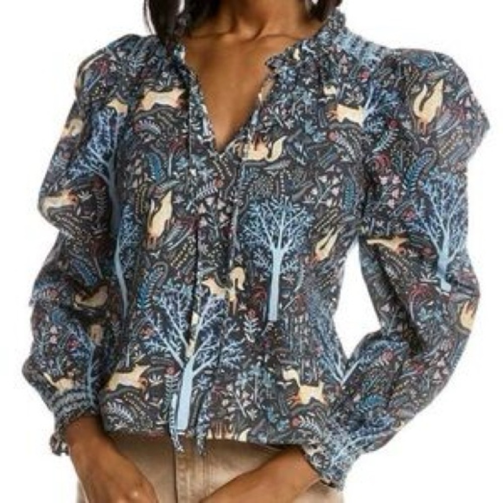 Stellah fox print smocked‎ blouse size small NWT